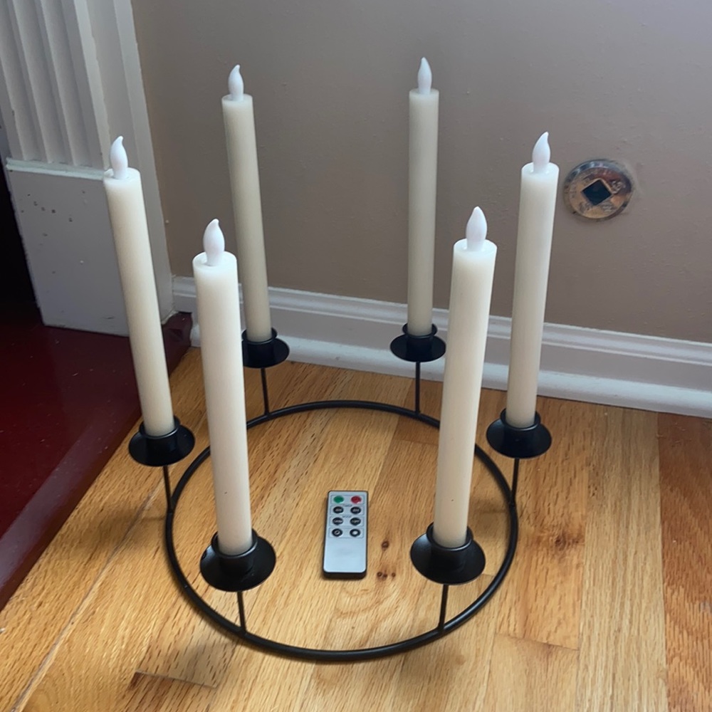 Decocrated Fall 2020 Black metal candelabra
